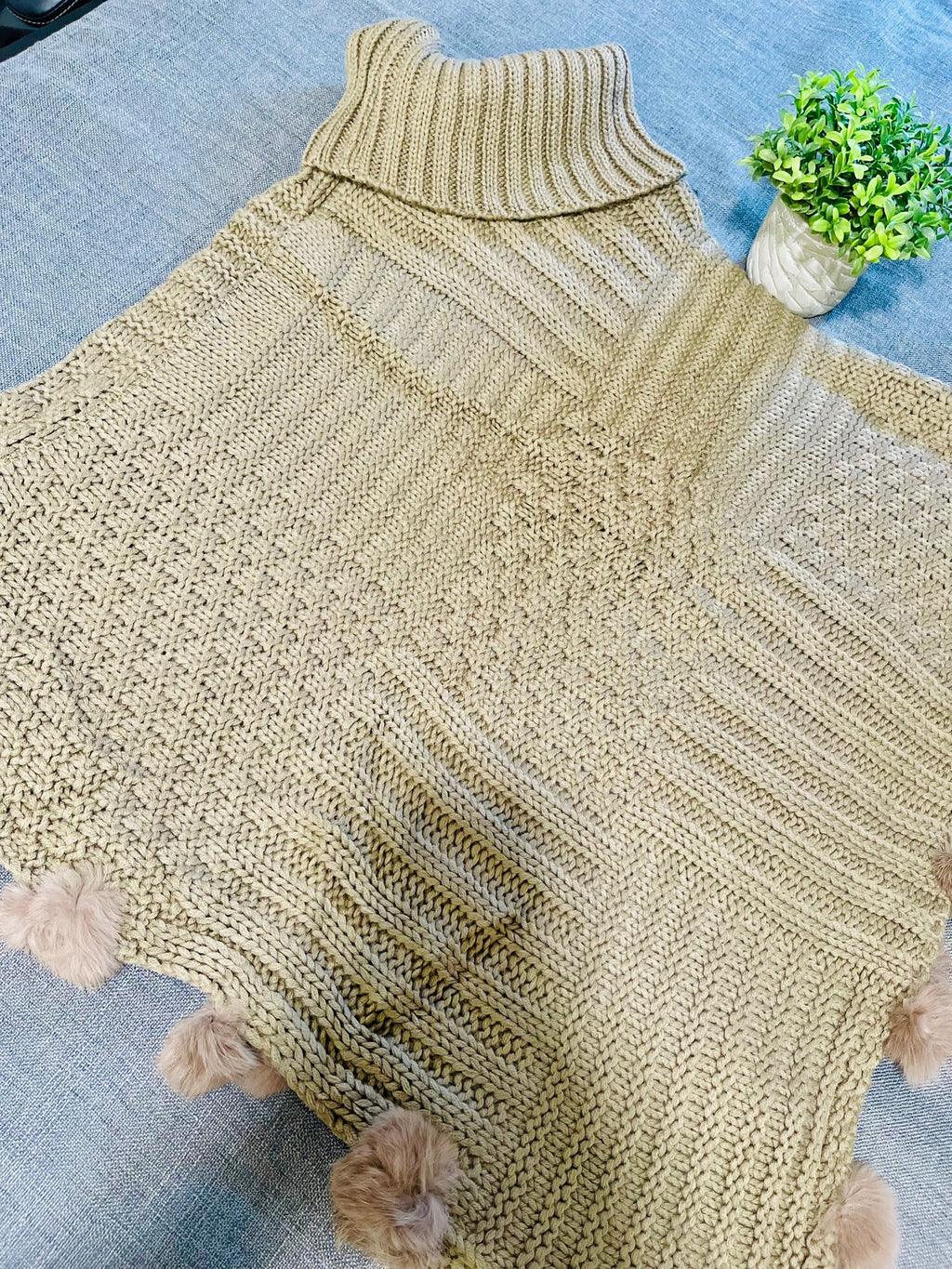 Diamond Pattern Wool Poncho